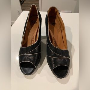 Sofft black leather open toe pumps, 11m
